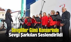 Sevgililer Günü Konserinde Sevgi Şarkıları Seslendirildi