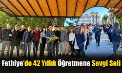 Fethiye’de 42 Yıllık Öğretmene Sevgi Seli