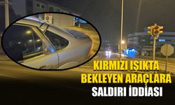 Kırmızı Işıkta Bekleyen Araçlara Saldırı İddiası