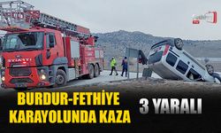 Kamyonet İle Çarpışan Hafif Ticari Araç Takla Attı: 3 Yaralı
