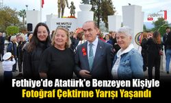 Fethiye'de Atatürk'e Benzeyen Kişiyle Fotoğraf Çektirme Yarışı Yaşandı