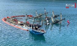 Ölüdeniz'de Batan Tekne Önlem Amaçlı Çevrildi