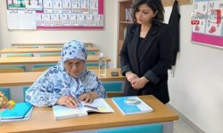 Okuma Aşkı Yarım Kalmadı 66 Yaşında Okuryazar Oldu