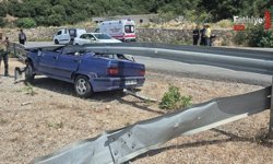 Otomobil Çelik Bariyerin Altına Girdi, Sürücü Kazayı Hafif Yaralı Atlattı