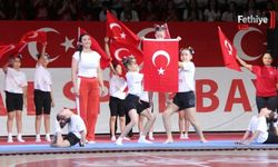 Muğla'daki 19 Mayıs Coşkusu Salonlara Sığmadı