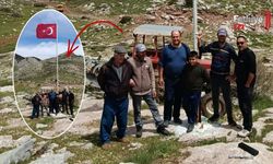 Seydikemer’de 1700 Rakımlı Yaylaya Dev Türk Bayrağı Dikildi