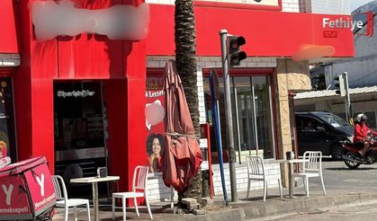 Fethiye’de İşletmenin Kaldırıma Koyduğu Masa Sandalyeler Tepki Çekti