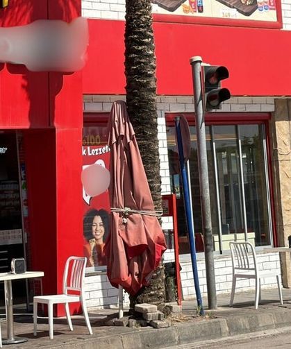 Fethiye’de İşletmenin Kaldırıma Koyduğu Masa Sandalyeler Tepki Çekti