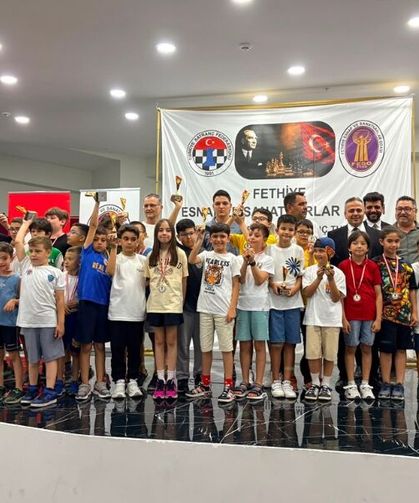 Fethiye’de Beşkaza Satranç Turnuvası Ödül Töreniyle Tamamlandı