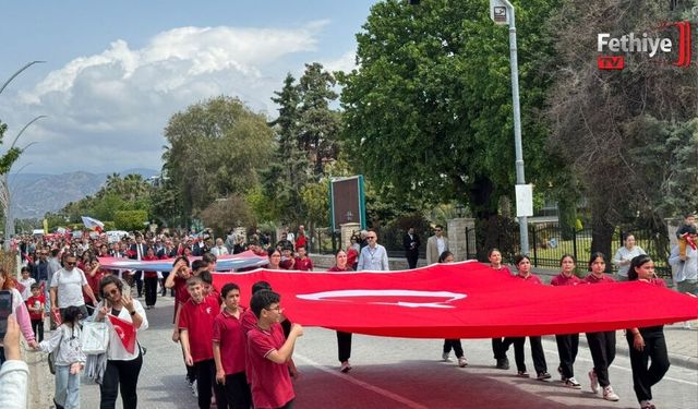 Fethiye’de 23 Nisan Coşkusu Kortej Yürüyüşüyle Taçlandı