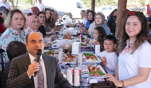 Başkan Akdenizli, Kadın Personelin Anneler Günü’nü Kutladı