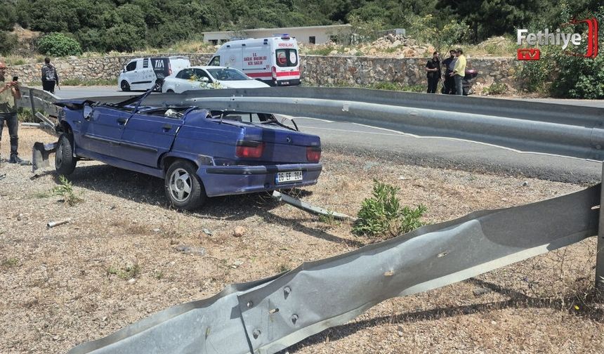Otomobil Çelik Bariyerin Altına Girdi, Sürücü Kazayı Hafif Yaralı Atlattı