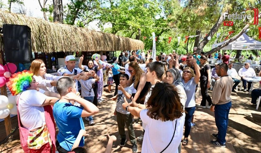 Akmaz Halk Plajı’nda Anlamlı Sezon Açılışı