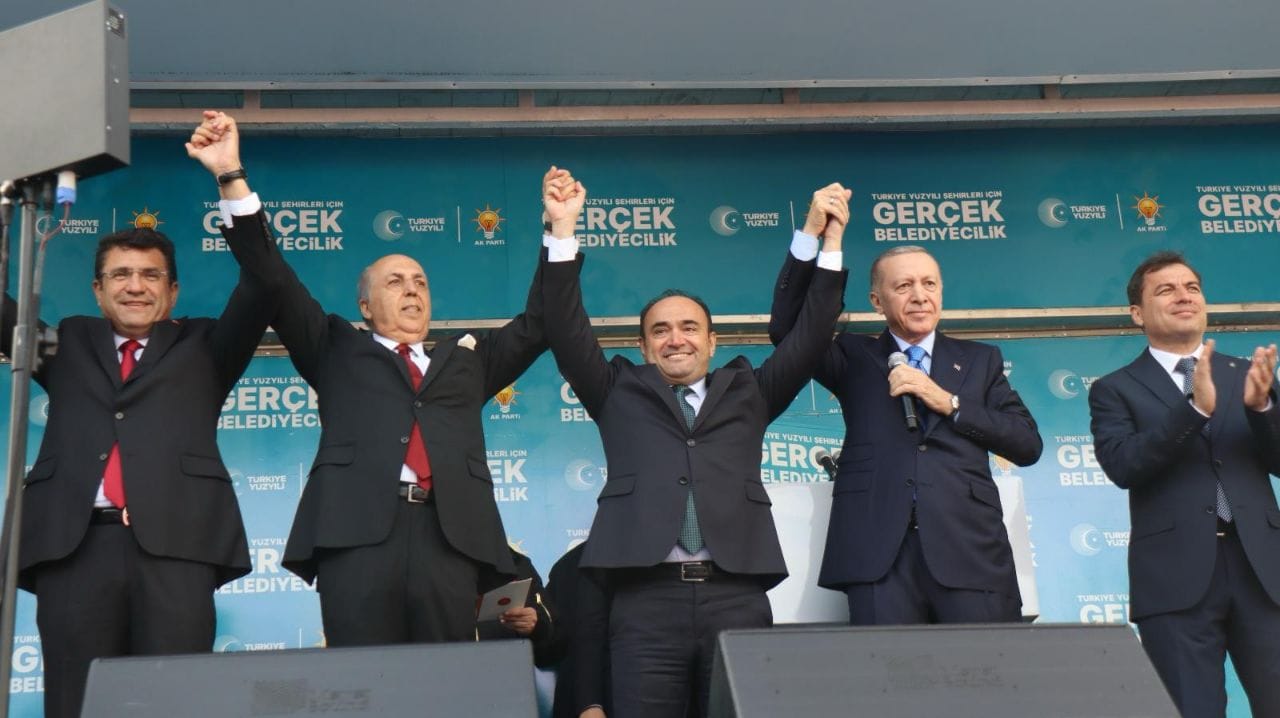 Cumhurbaşkani Erdoğan Akdeni̇zli̇ İle El Ele (12)