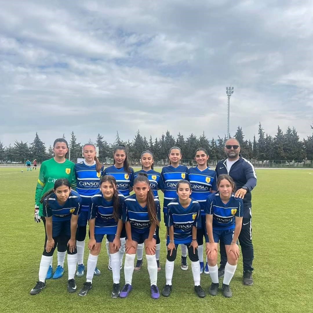 Fethiye’deki Okulun Kız Futbol Takımı Tüm Maçlarını Kazandı (3)