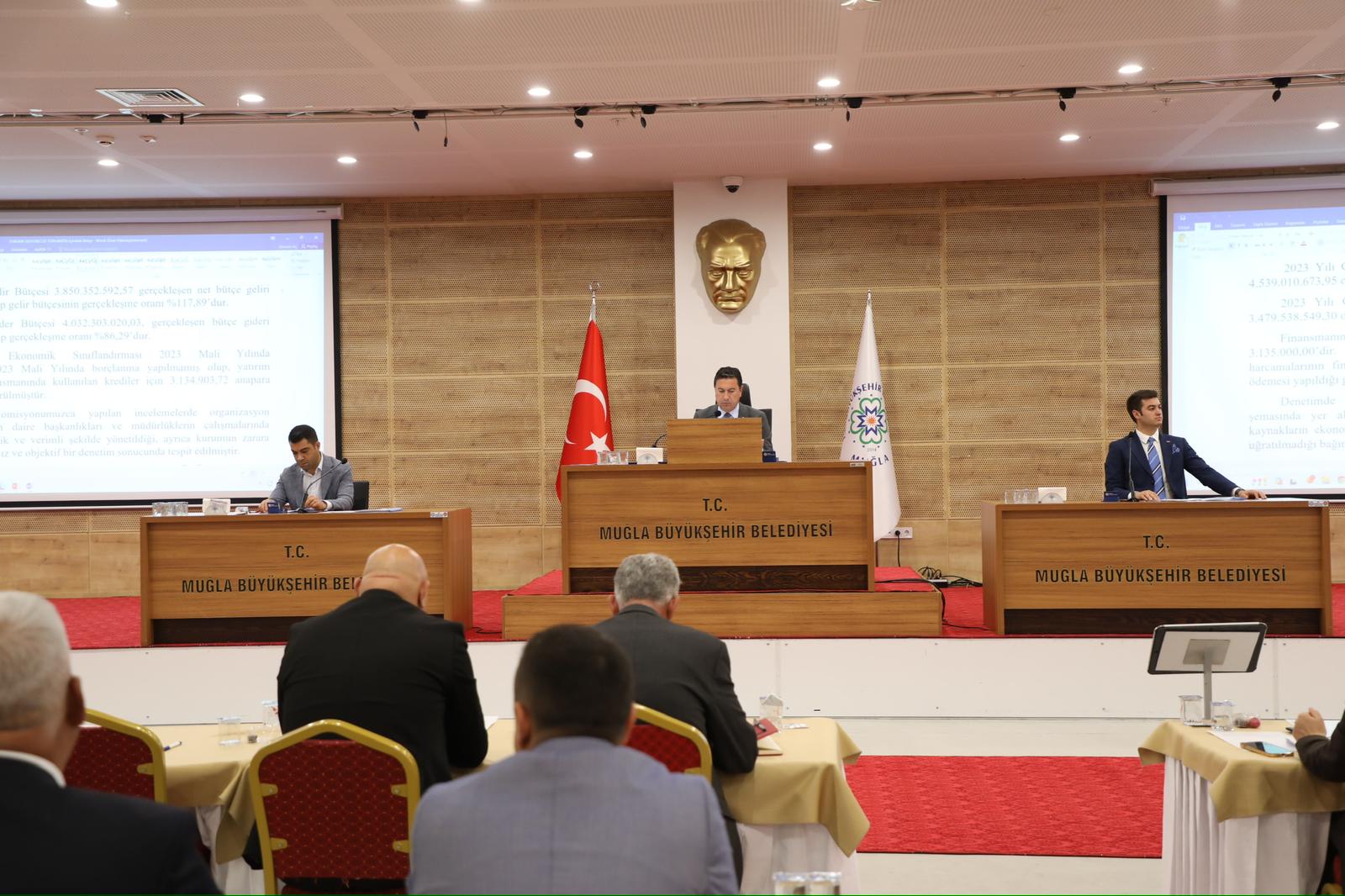 Büyükşehir Meclisi Ahmet Aras Başkanlığında Toplandı (6)