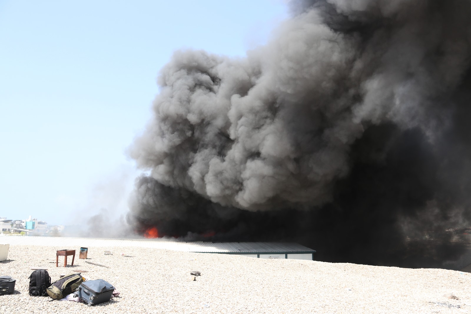 Fethiye'de Konteyner Yangını Söndürüldü (7)