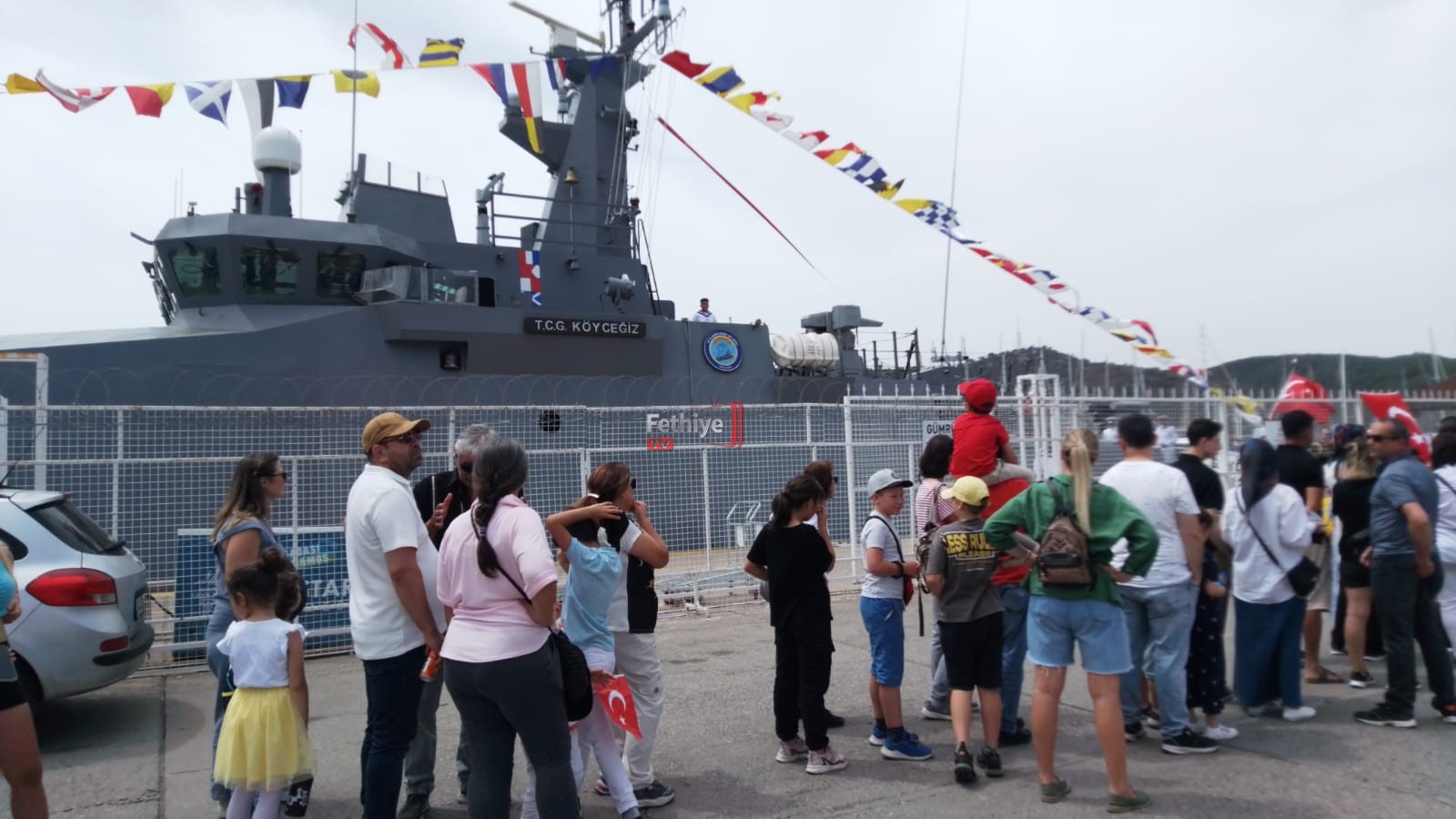 Halkın Ziyaretine Açılan, Askeri Gemiye Büyük İlgi Oldu (1)