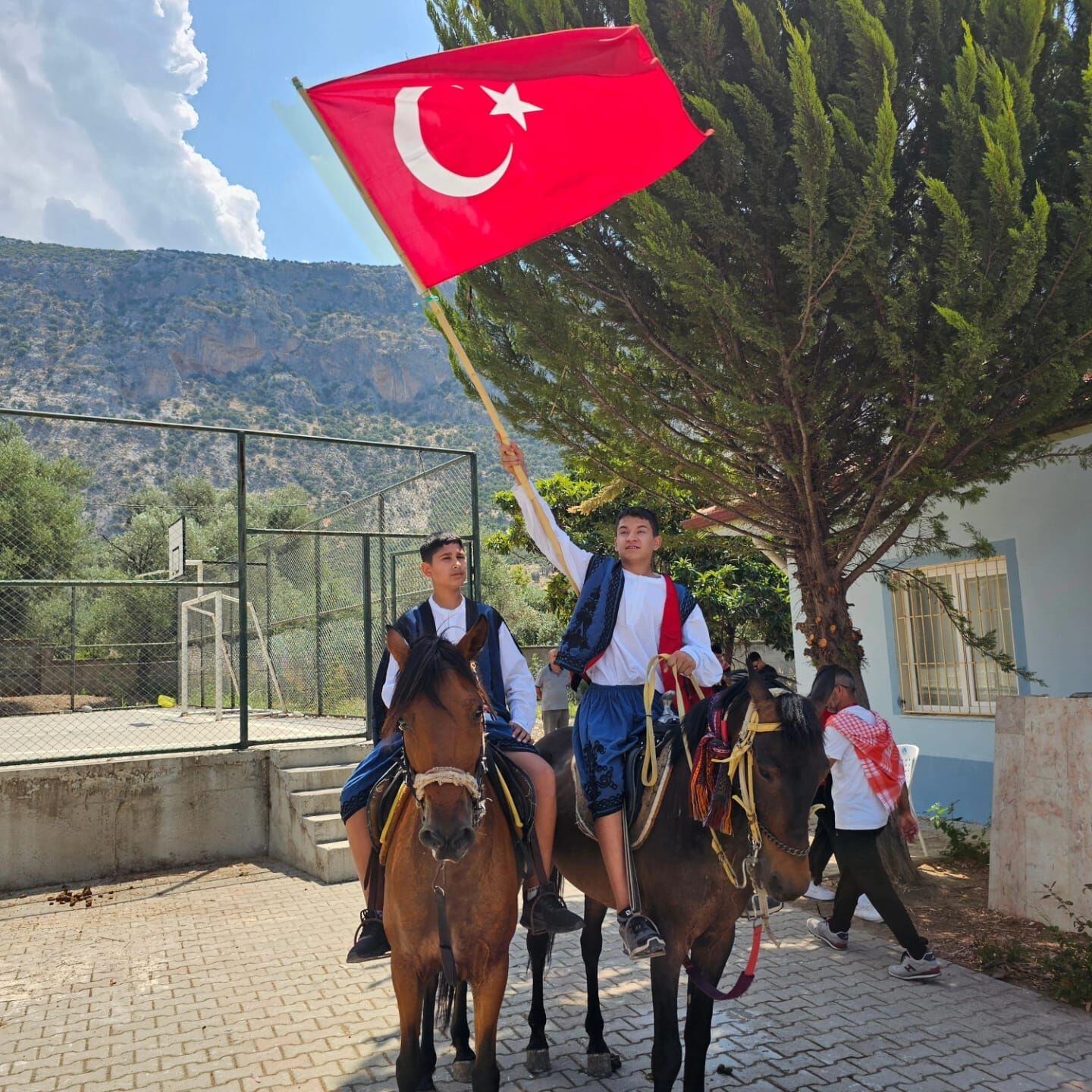 Beşkaza'nın Yiğitleri Yörükler Şenliği Renkli Geçti (4)