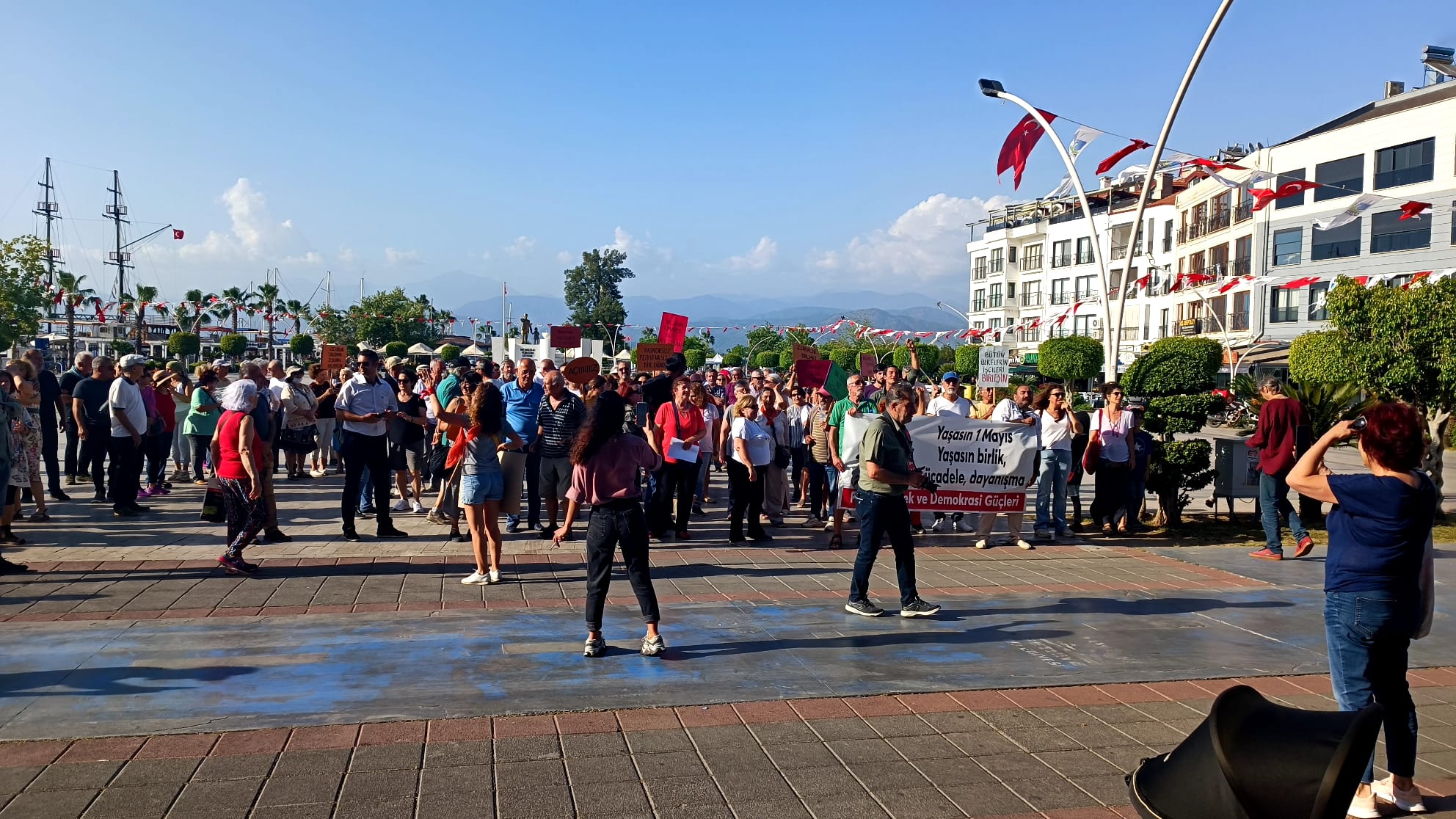 Fethiye’de 1 Mayıs Yürüyüşü Olaysız Geçti (1)