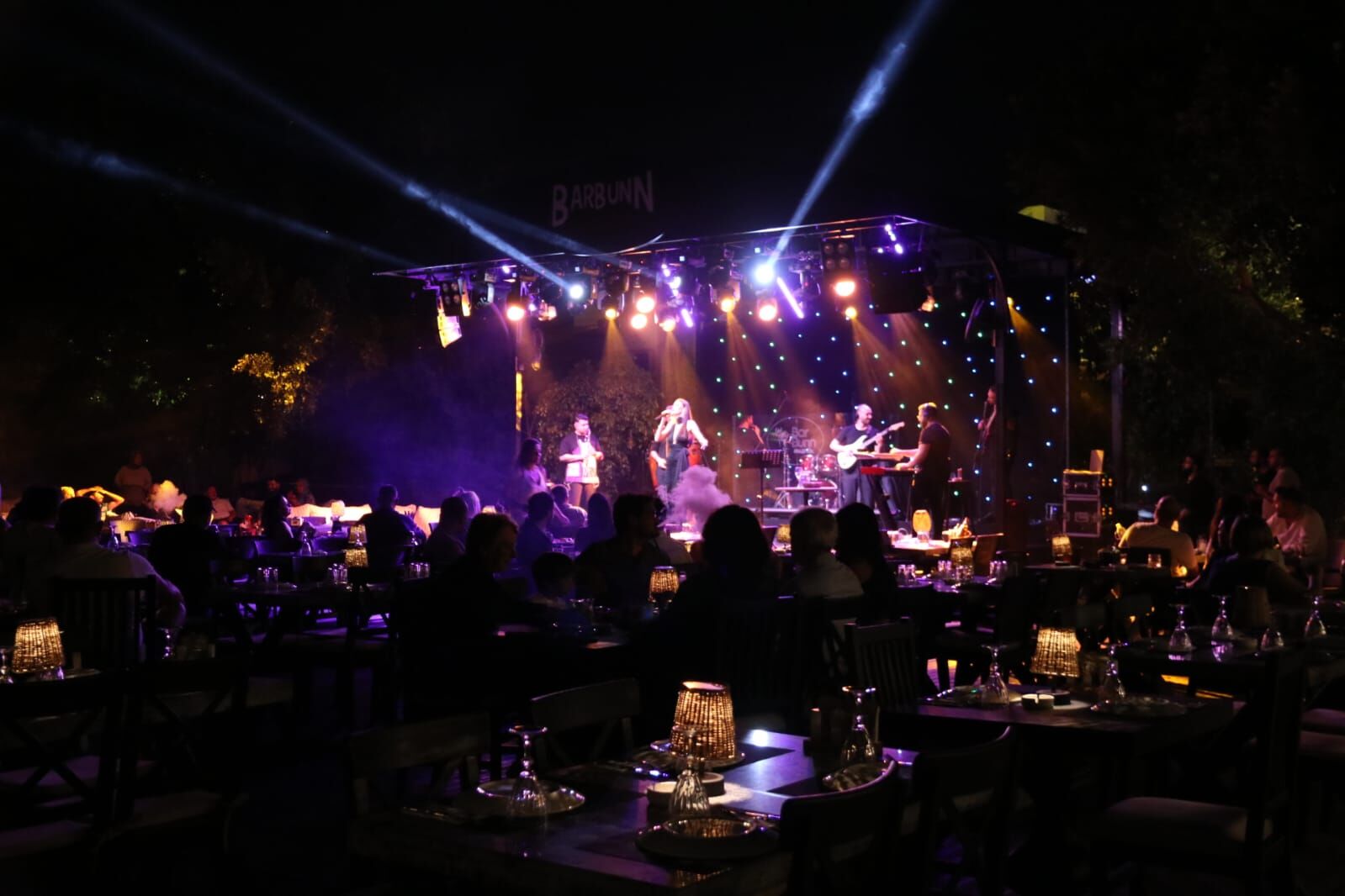 Gamze Dursun Ile Barbunn Cafe Bistro'da Yaz Konserleri Başladı (8)