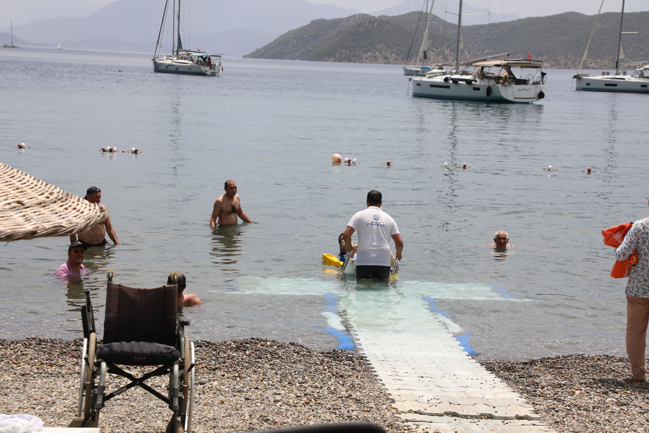 Engelsiz Plajlarda Deniz Keyfi (2)
