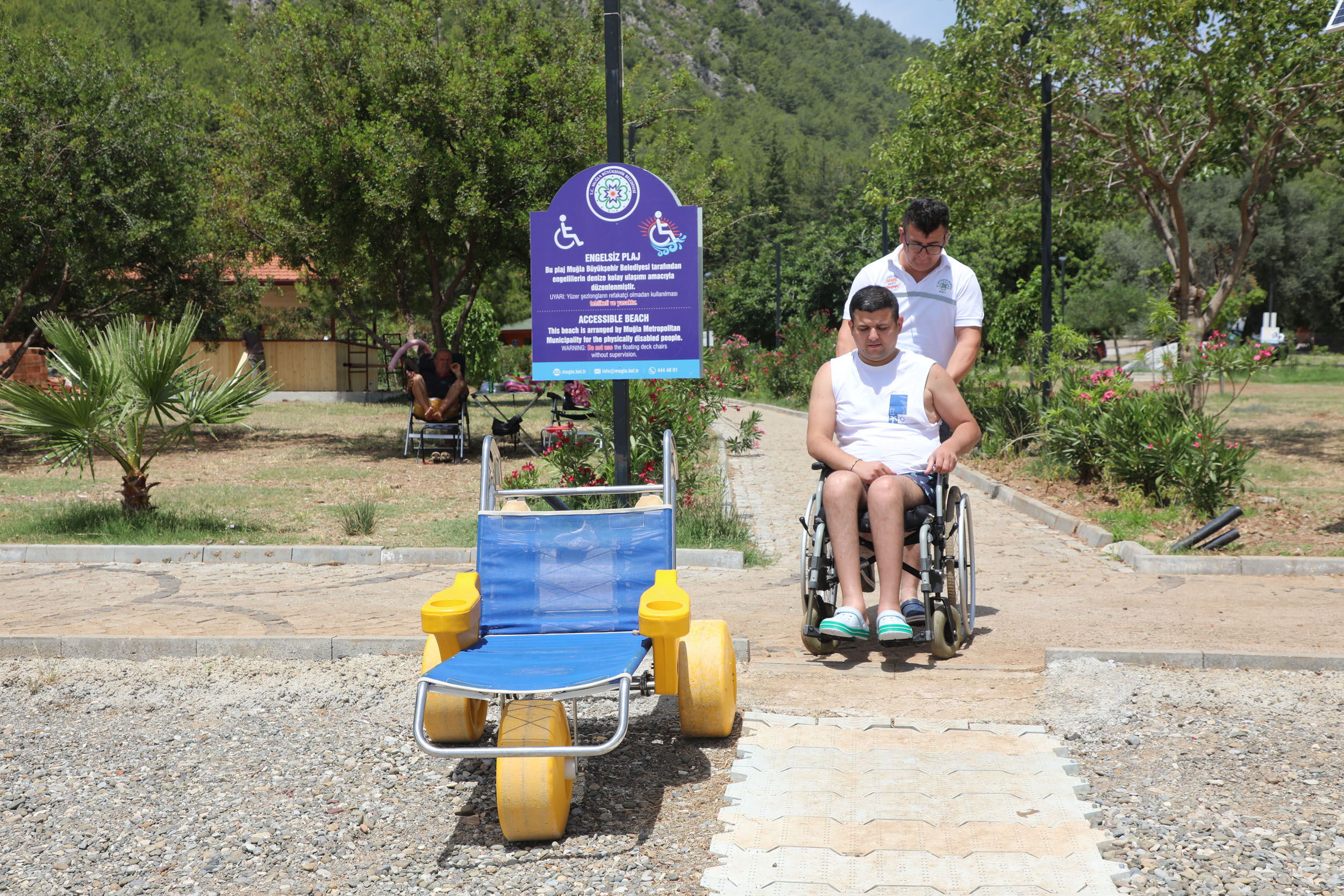 Engelsiz Plajlarda Deniz Keyfi (4)