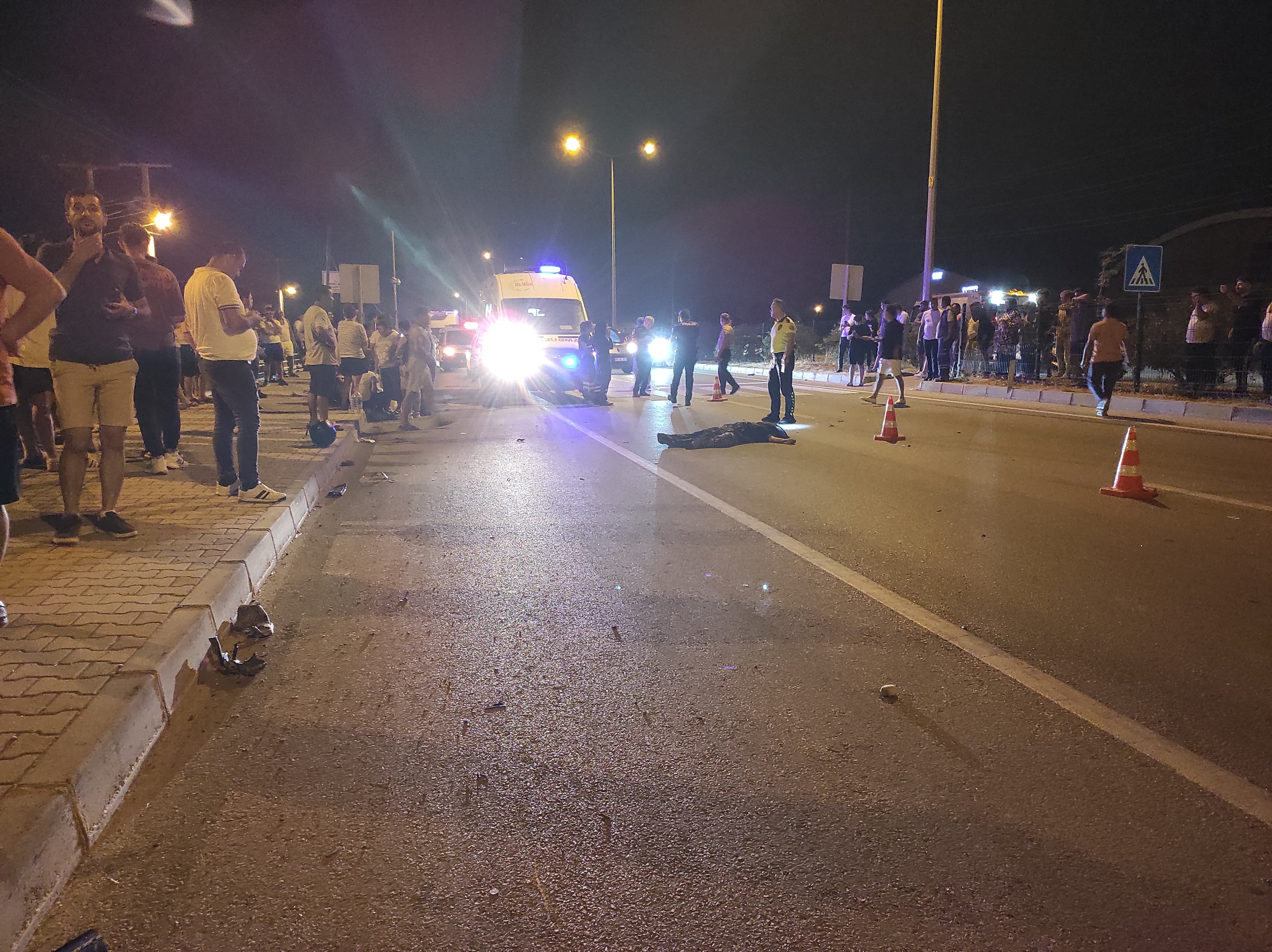 Fethiye'de Motosikletle Araba Çarpıştı, 1 Ölü, 2 Yaralı (4)