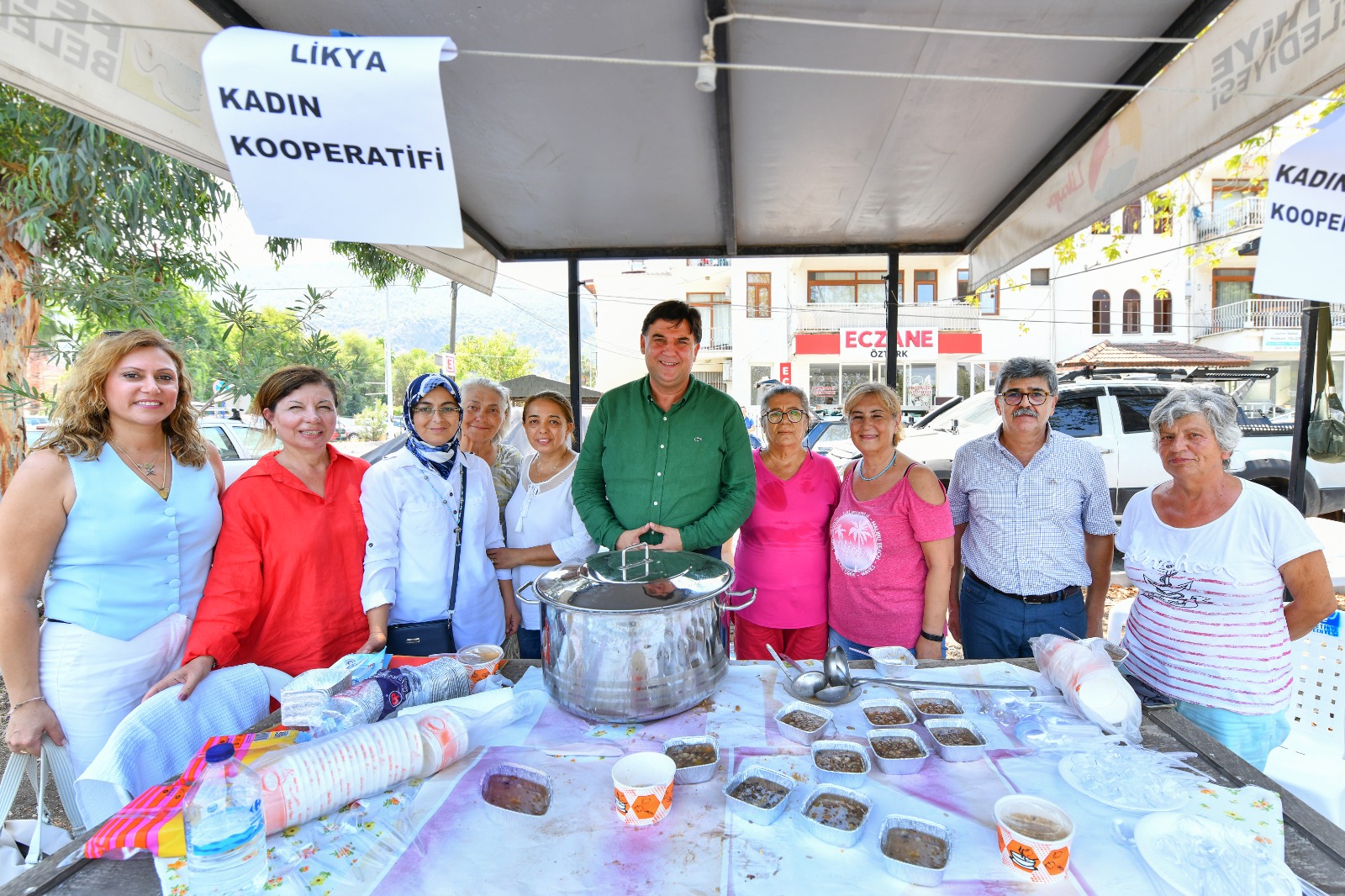 Aşure Dağıtımı (1)