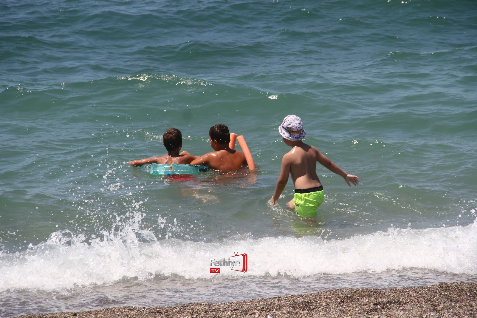 Çalış Plaj’ında Yerli Ve Yabancı Turist Yoğunluğu Yaşandı (8)