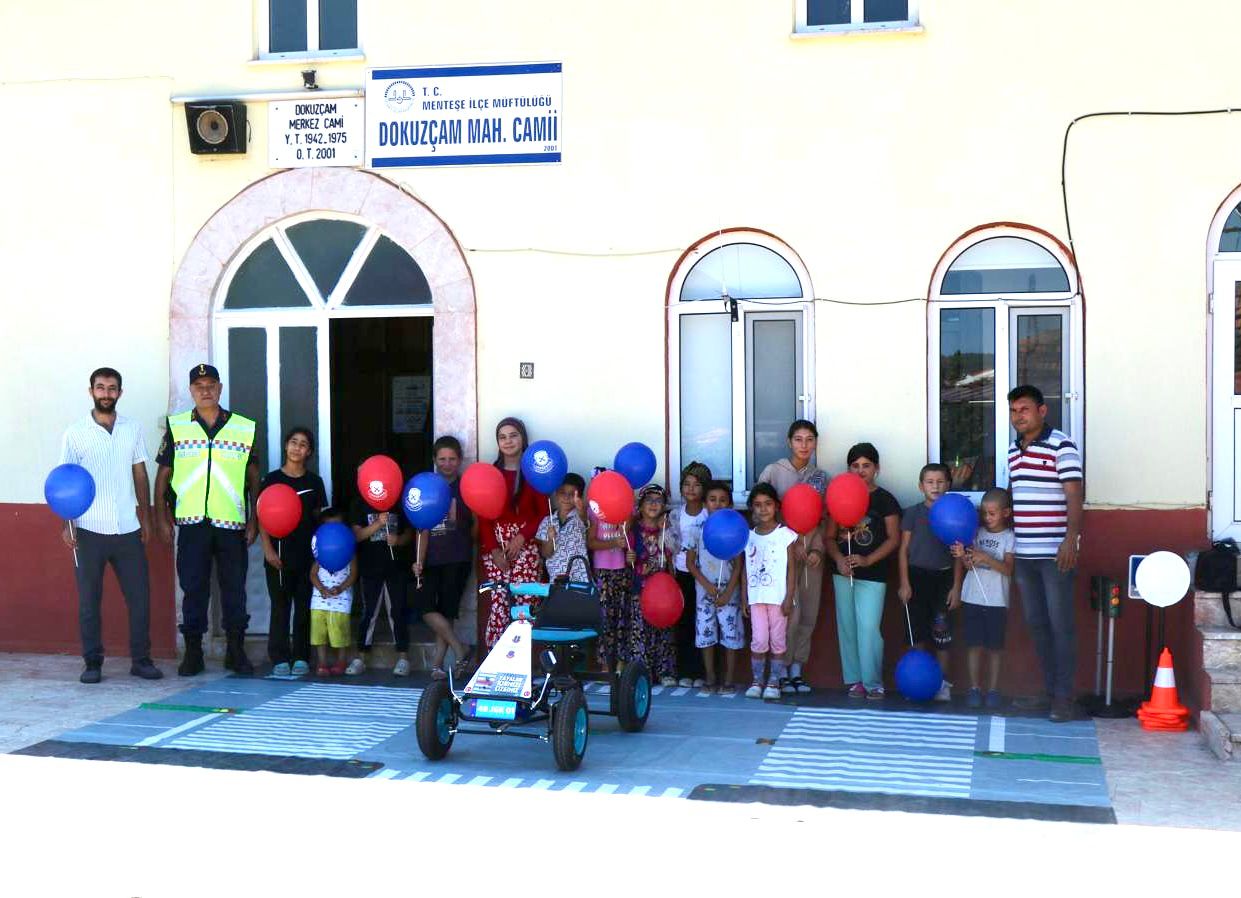 Mobil Trafik Güvenliği Eğitim Timi, Öğrencilere Trafik Eğitimi Verdi (5)