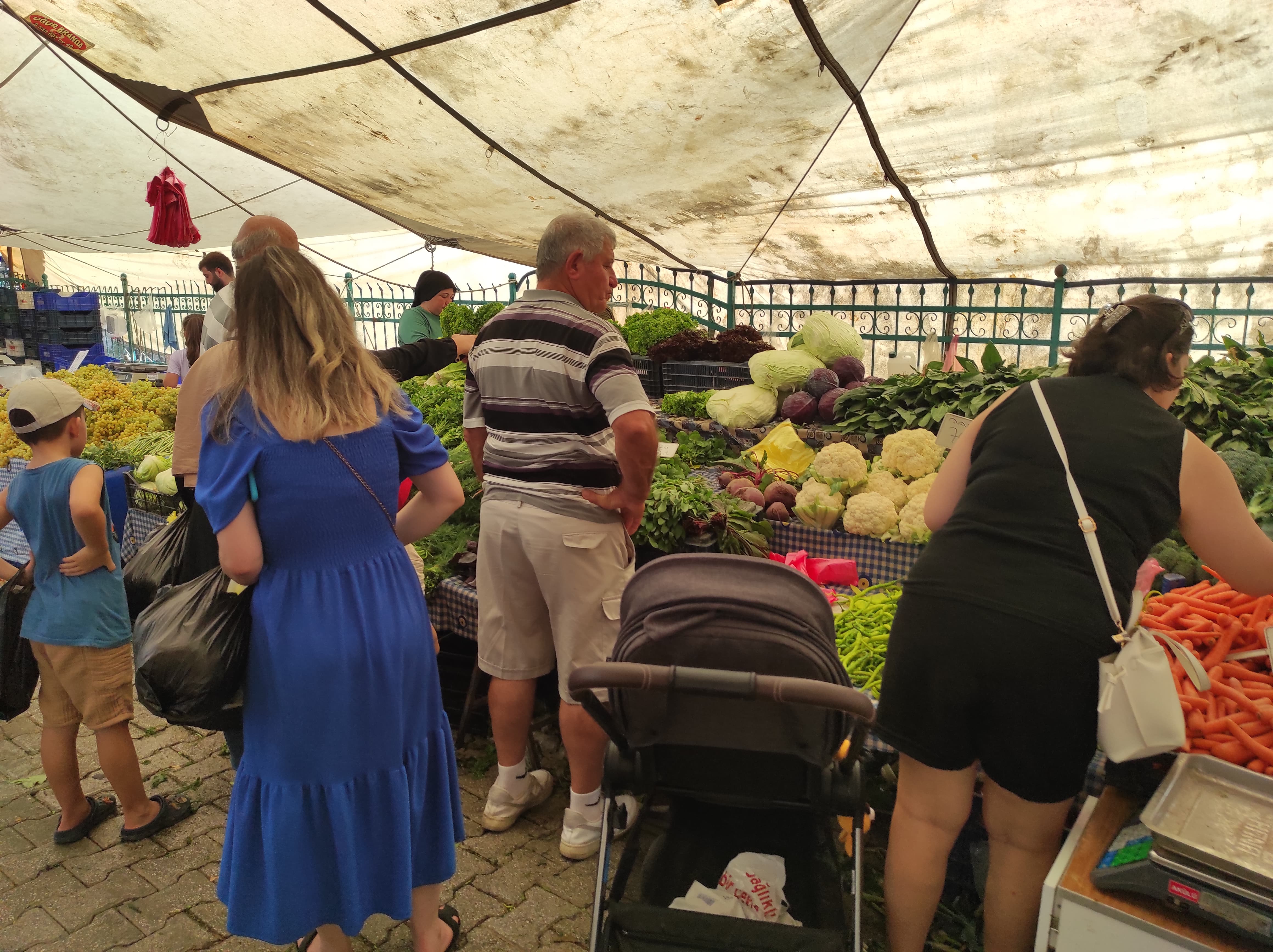 Fethiye Salı Pazarı Akşam Saatlerinde Hareketlendi (16)