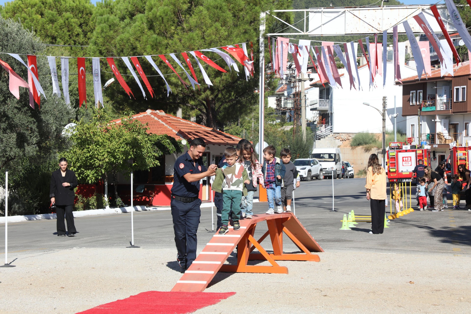 Muğla Büyükşehir Belediyesi İtfaiyesi'nden Miniklere Yangın Eğitimi (4)