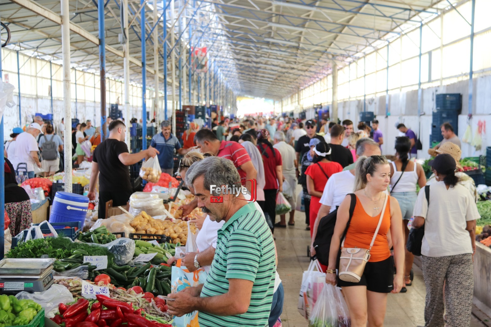 Salı Pazarında Turist Yoğunluğu Yaşandı (4)