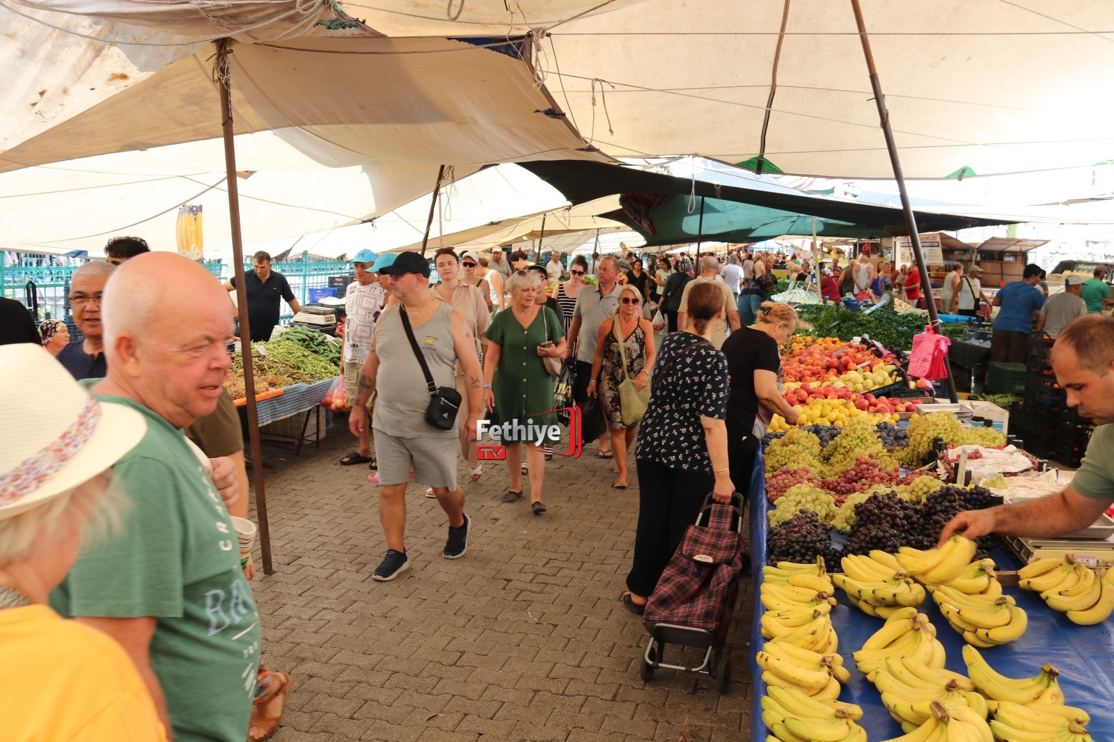 Salı Pazarında Turist Yoğunluğu Yaşandı (8)