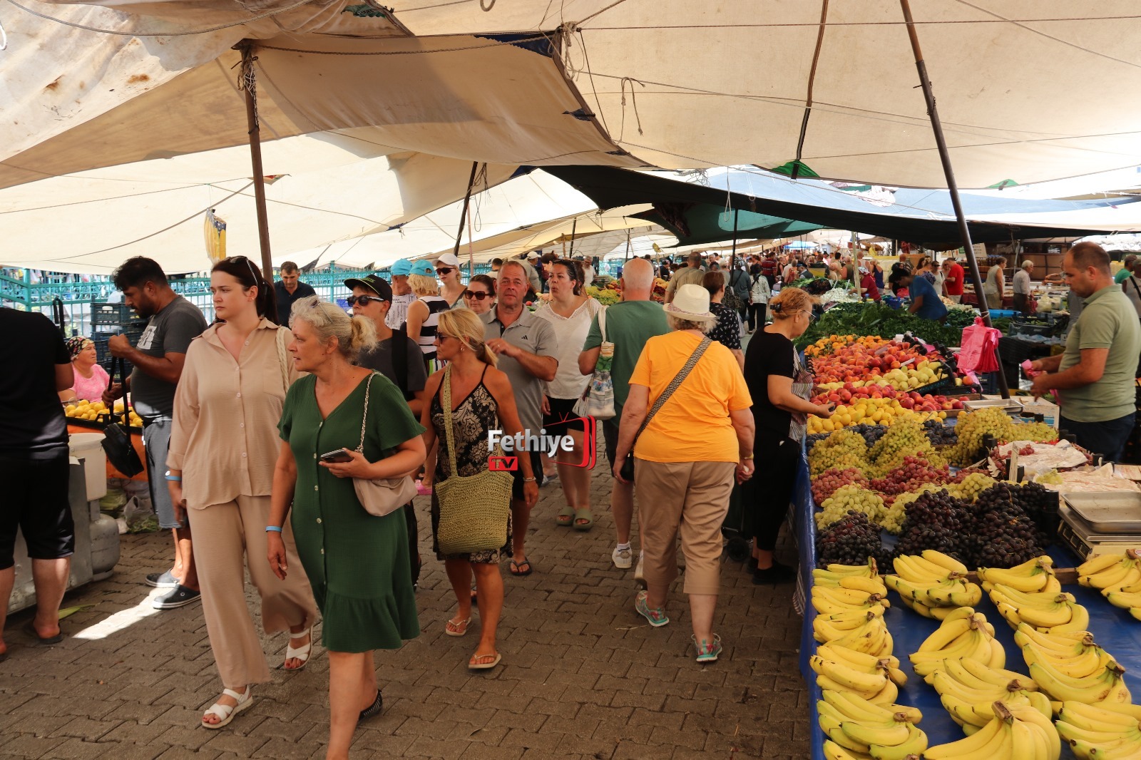 Salı Pazarında Turist Yoğunluğu Yaşandı (9)