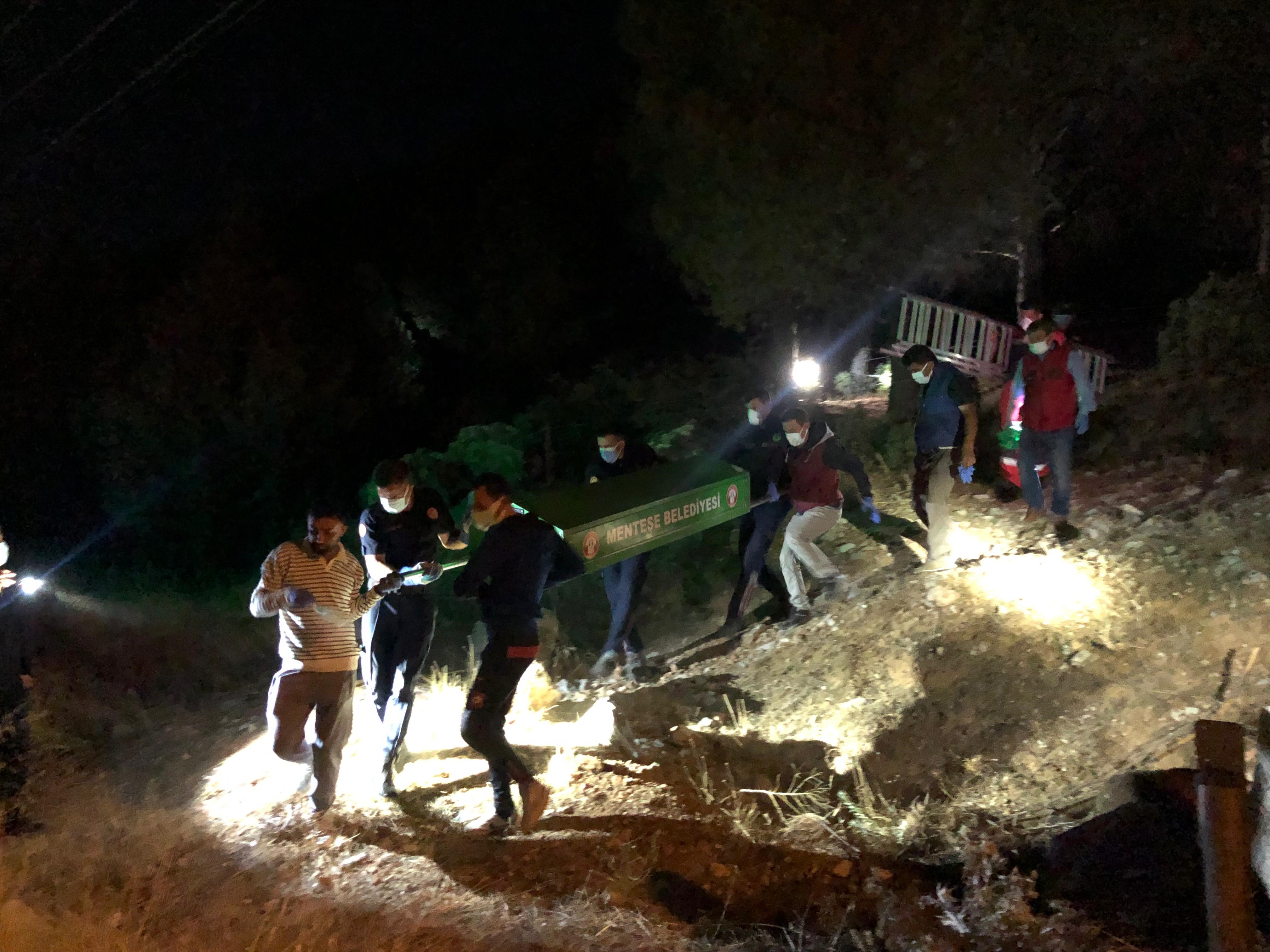 3 Yıl Önce Oğlunu Kaybetmişti, Ağaca Asılı Halde Bulundu (4)