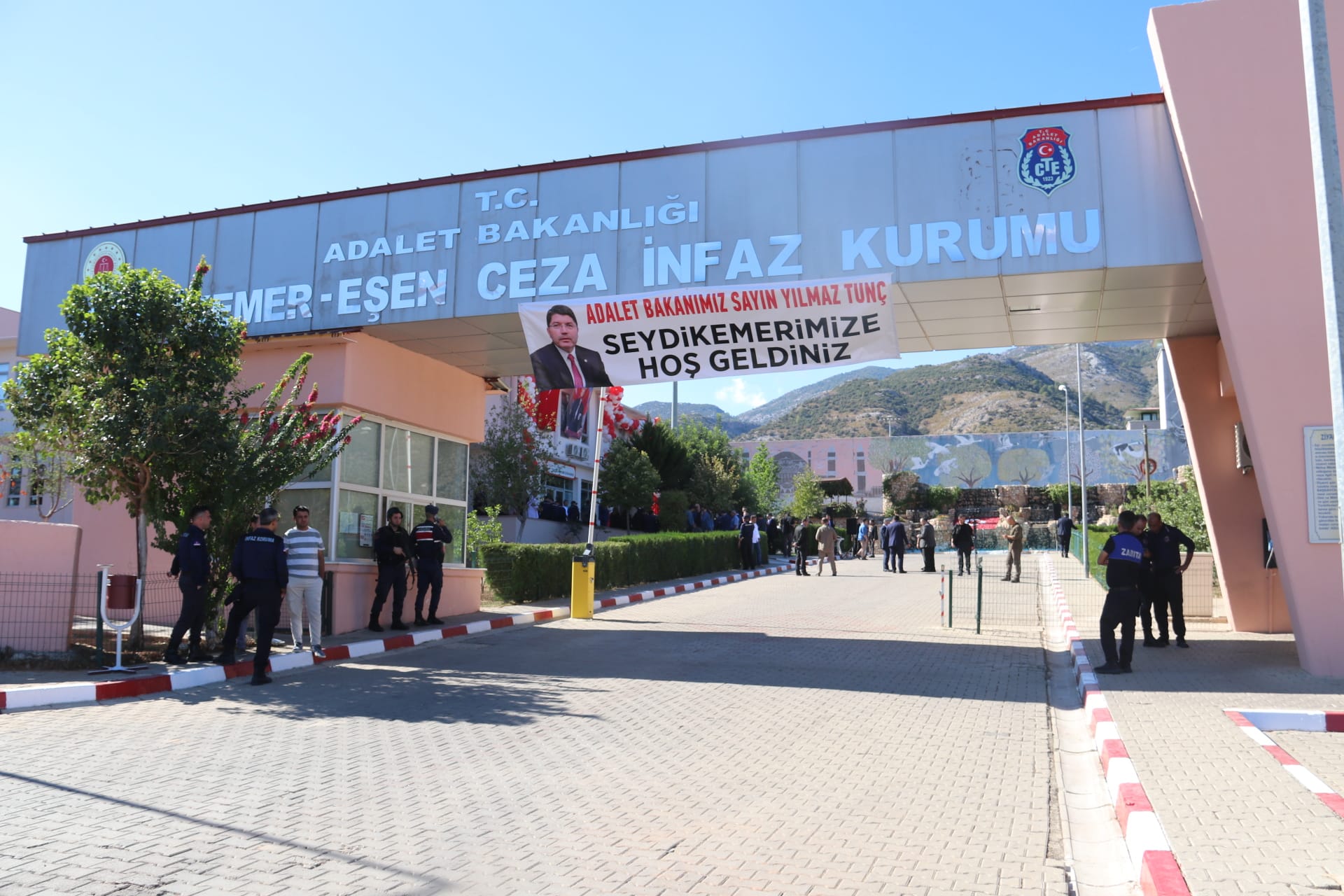 Bakan Tunç, Seydikemer’de Cami, Eğitim Merkezi Ve Kütüphane Açılışlarını Gerçekleştirdi (1)