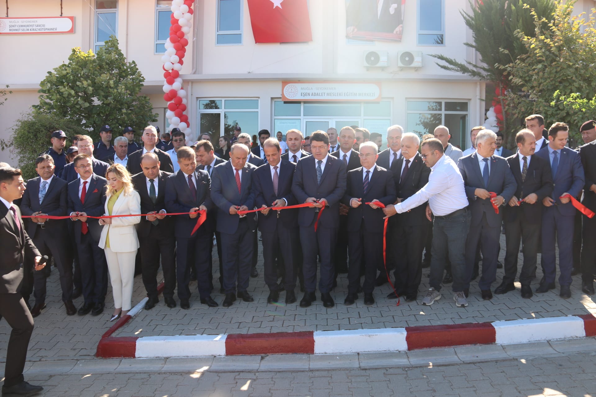 Bakan Tunç, Seydikemer’de Cami, Eğitim Merkezi Ve Kütüphane Açılışlarını Gerçekleştirdi (7)