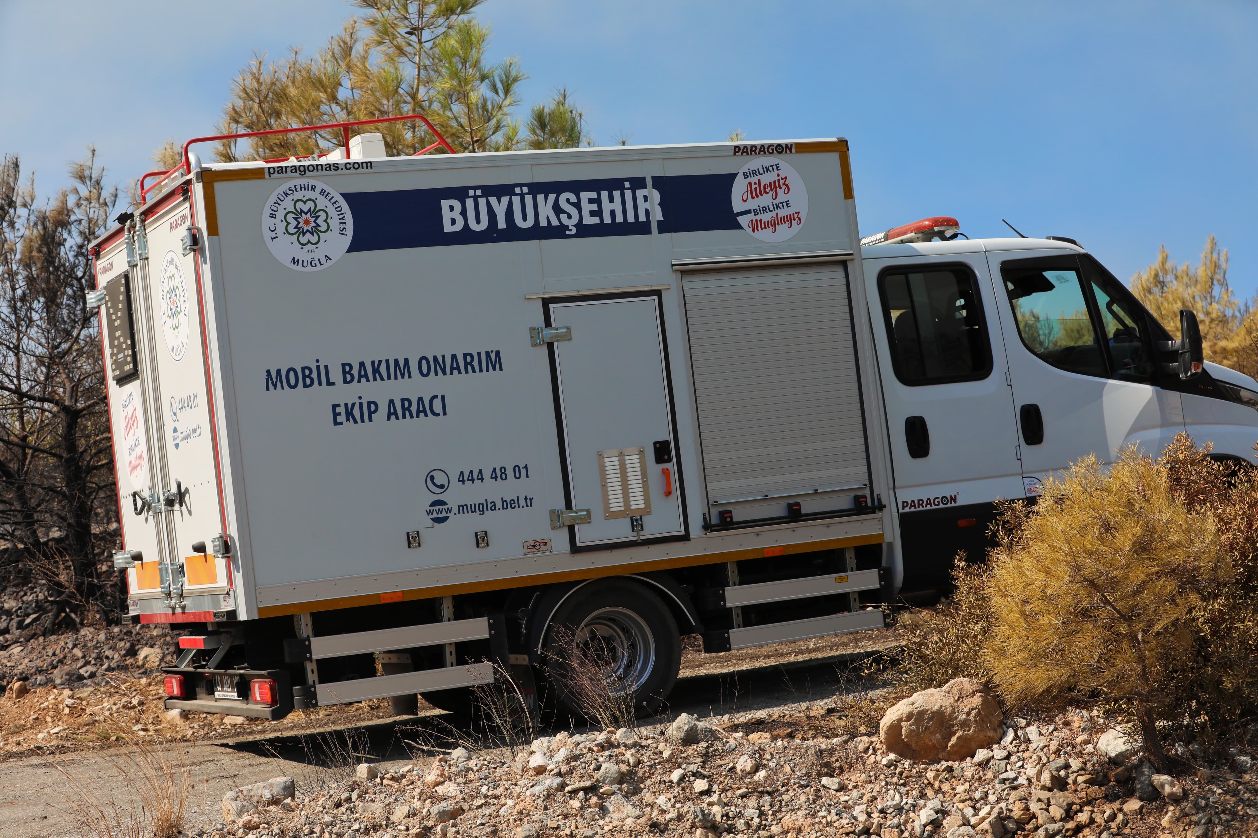 Büyükşehir Yangınlara Tüm Gücüyle Müdahale Etti (3)