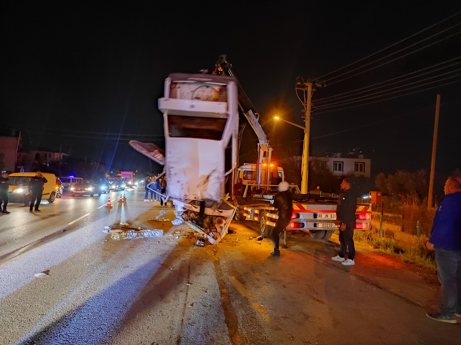 Esenköy Yolu Tehlike Saçmaya Devam Ediyor (4)