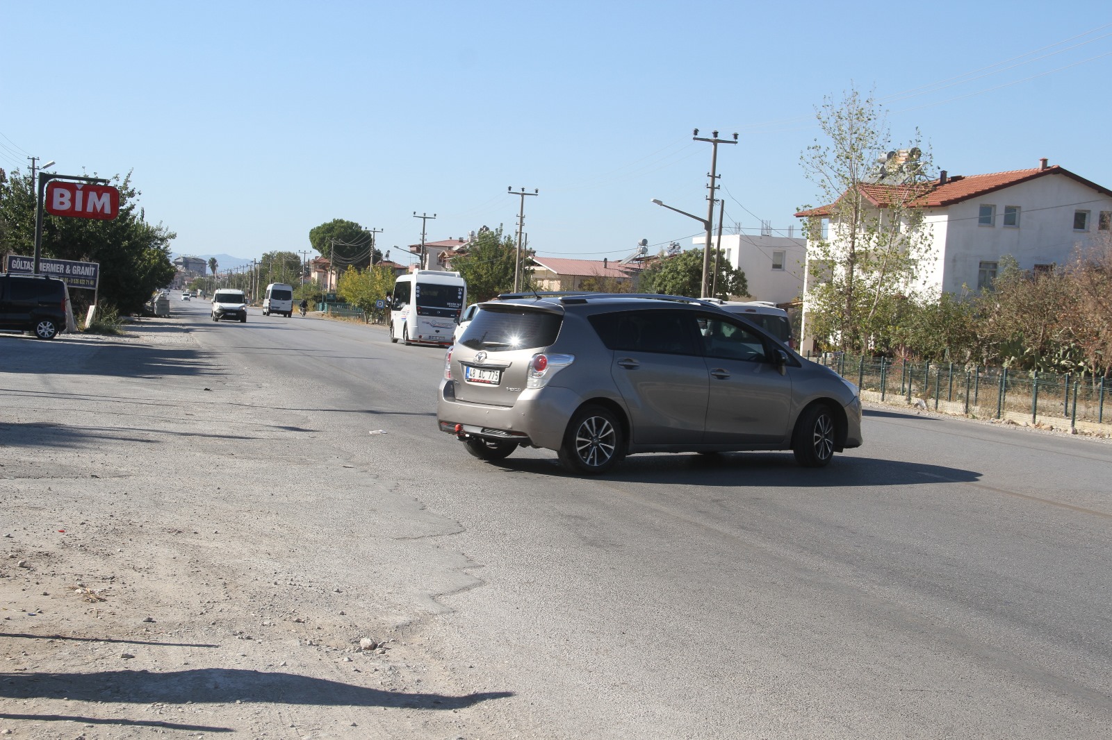 Esenköy Yolu Tehlike Saçmaya Devam Ediyor (6)