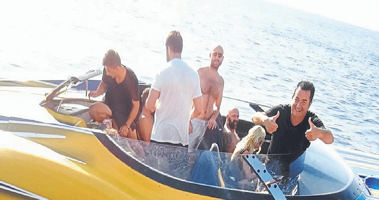 Fethiye'de Deniz Ortasında Sac Böreği Pişirip Satıyorlar (4)