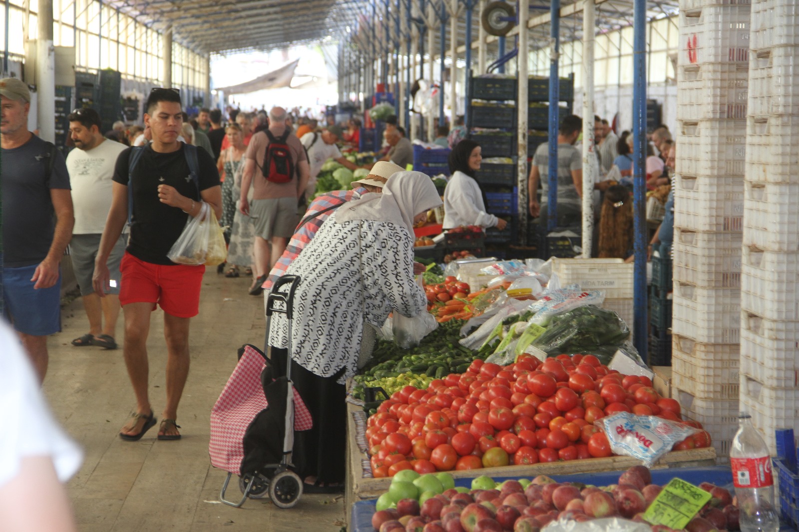 Fethiye’de Kış Meyve Ve Sebze Fiyatları Tezgahlarda Yerini Aldı (13)