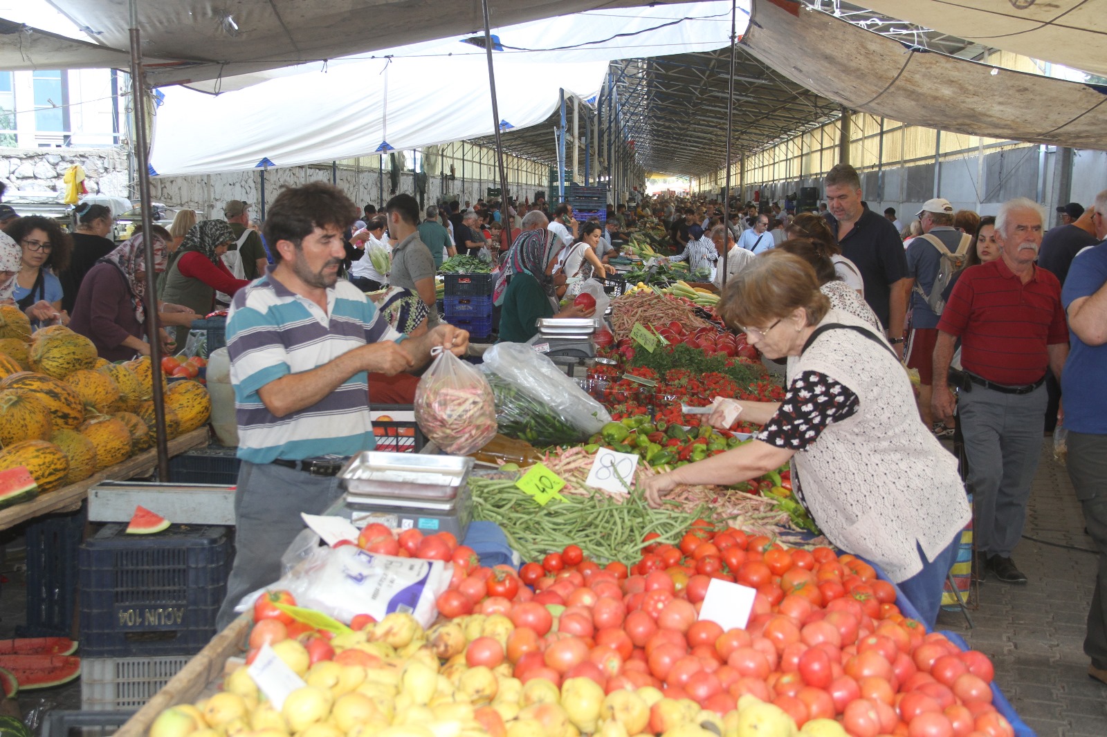 Fethiye’de Kış Meyve Ve Sebze Fiyatları Tezgahlarda Yerini Aldı (15)