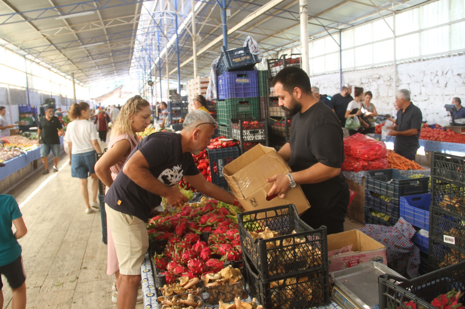 Fethiye’de Kış Meyve Ve Sebze Fiyatları Tezgahlarda Yerini Aldı (2)