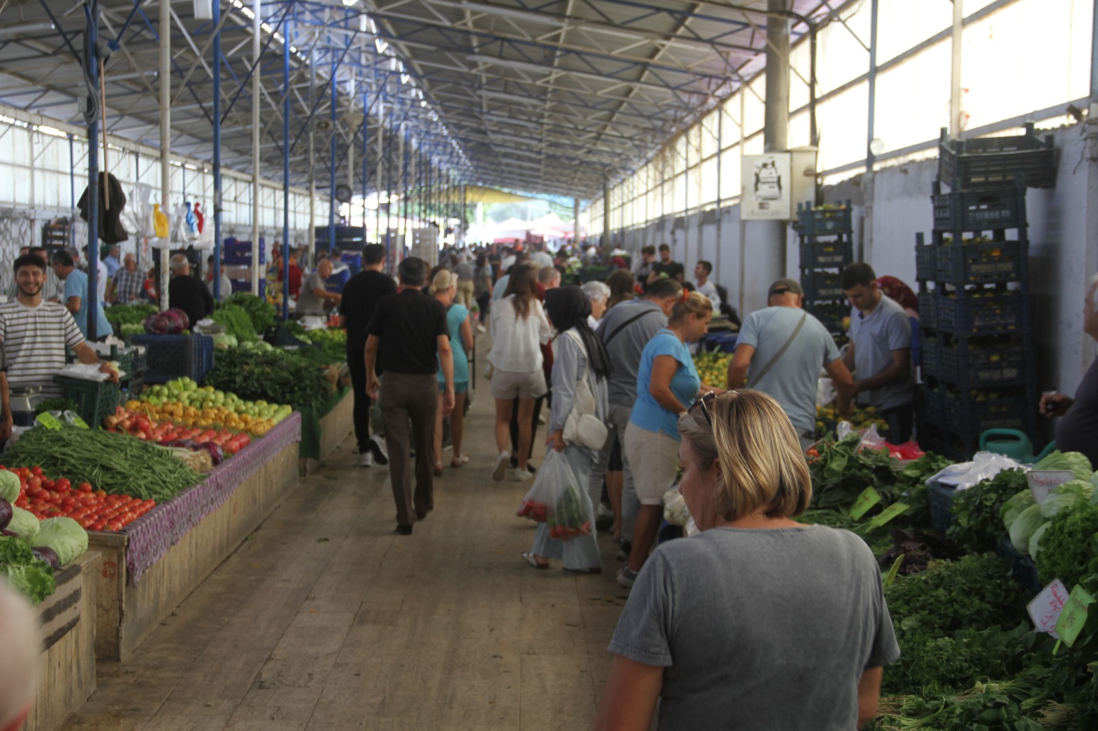 Fethiye’de Kış Meyve Ve Sebze Fiyatları Tezgahlarda Yerini Aldı (3)