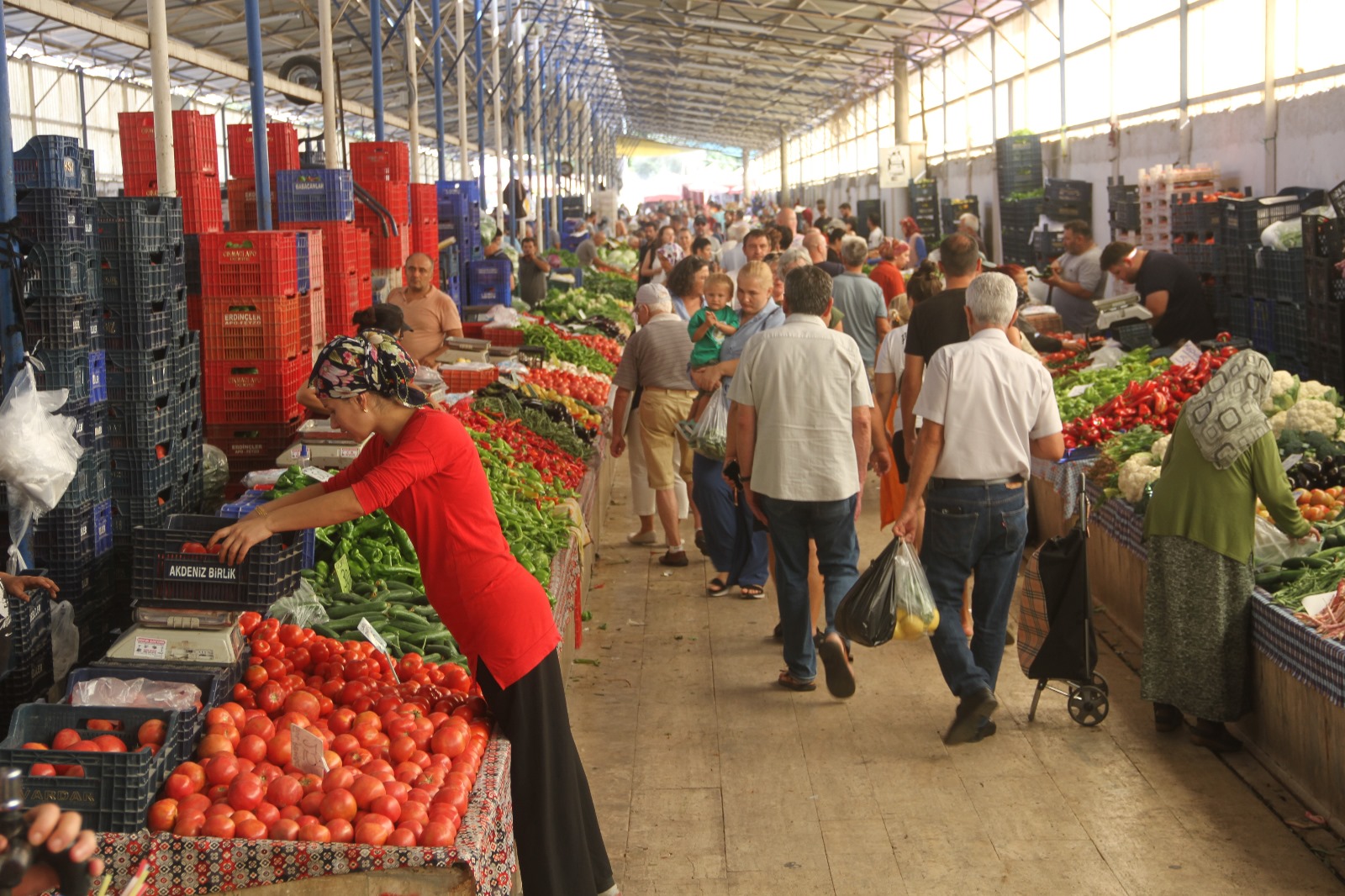 Fethiye’de Kış Meyve Ve Sebze Fiyatları Tezgahlarda Yerini Aldı (6)