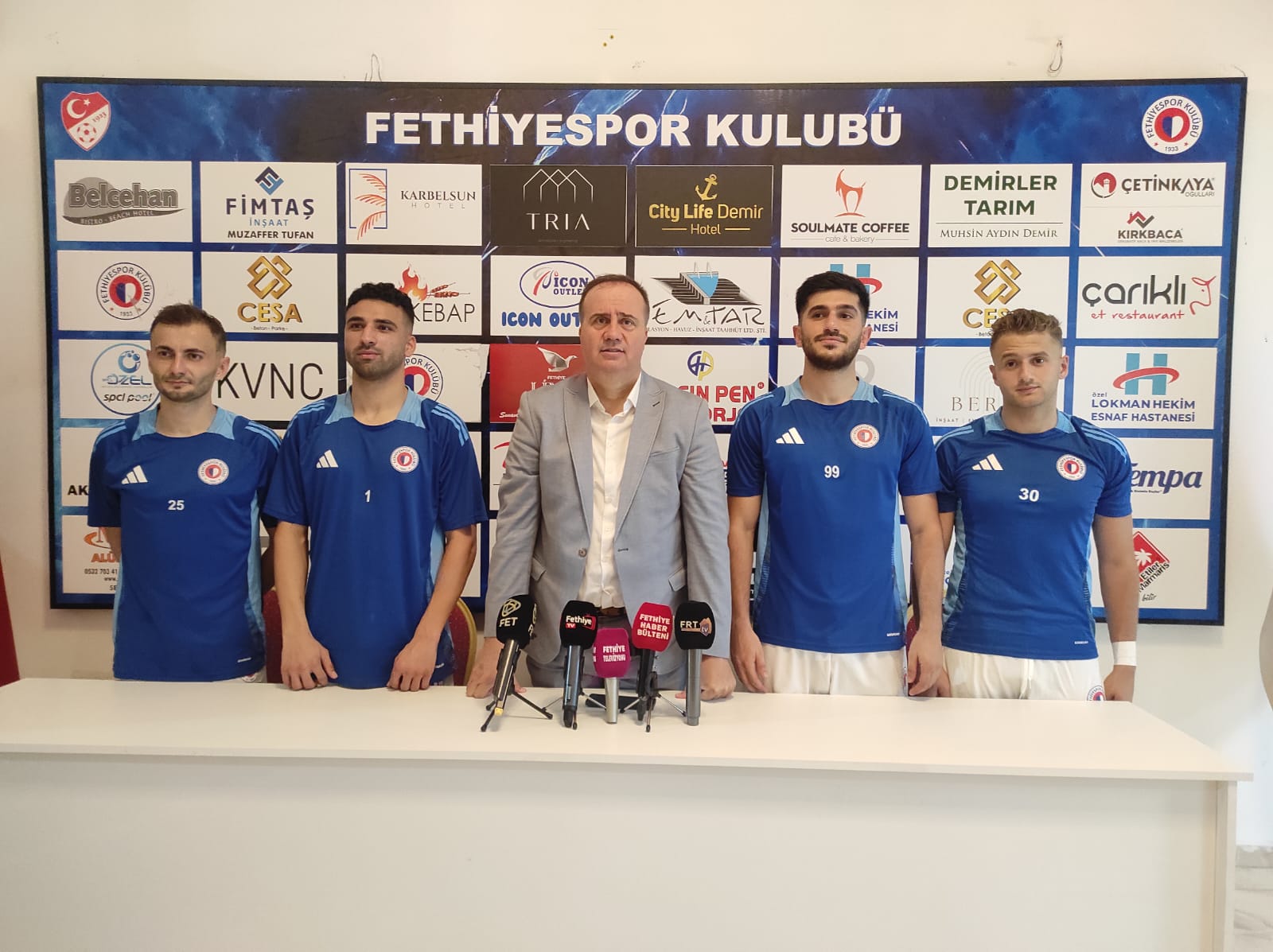 Fethiyespor Evinde De Kazanmanın Coşkusunu Yaşıyor (6)