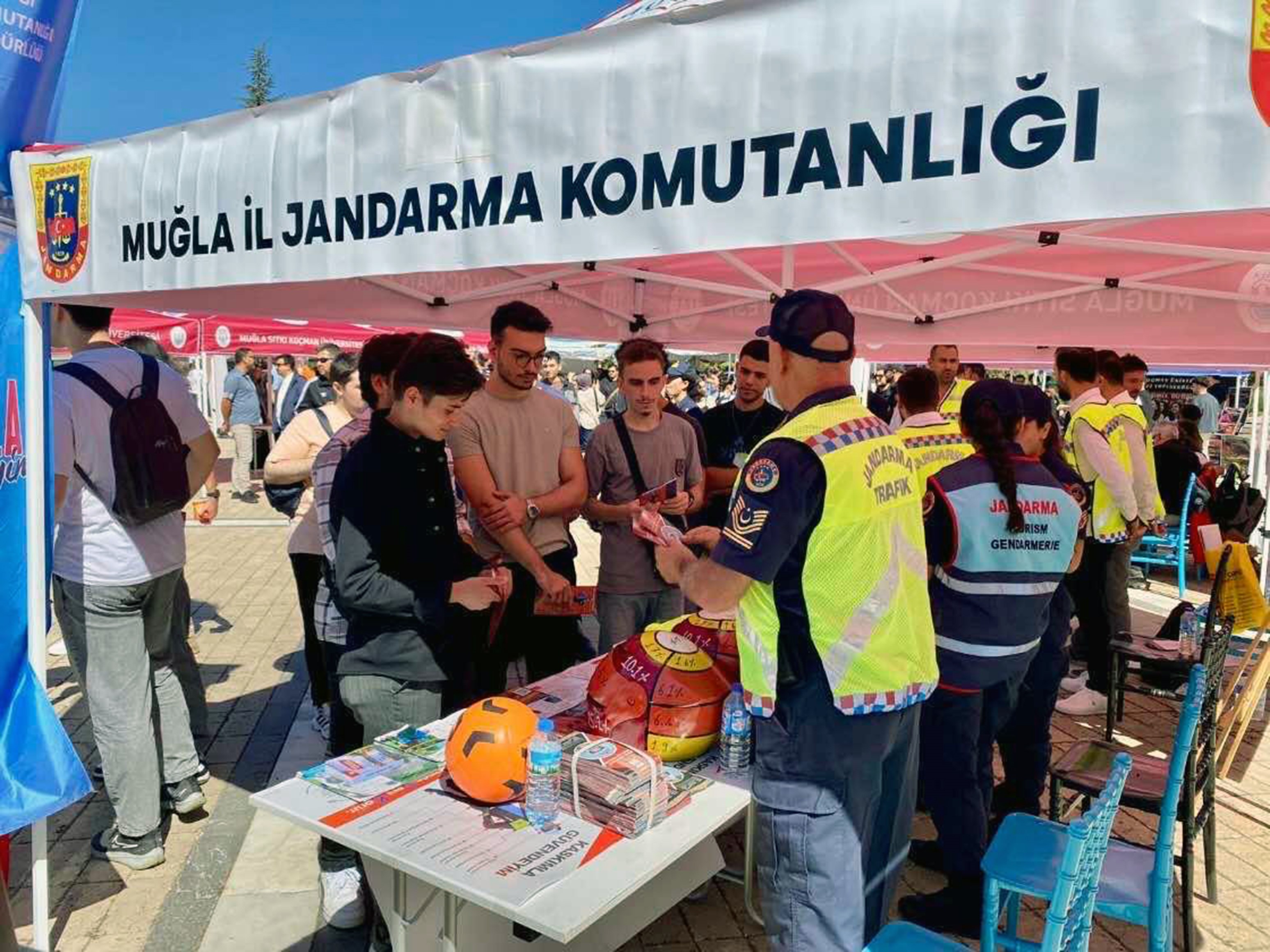 Jandarmadan Üniversite Gençliğine Bilgilendirme (3)